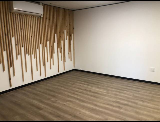 181M² OFFICE TO LET IN HYDE PARK